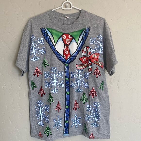 My ugly sweater T-shirt - Picture 1 of 4